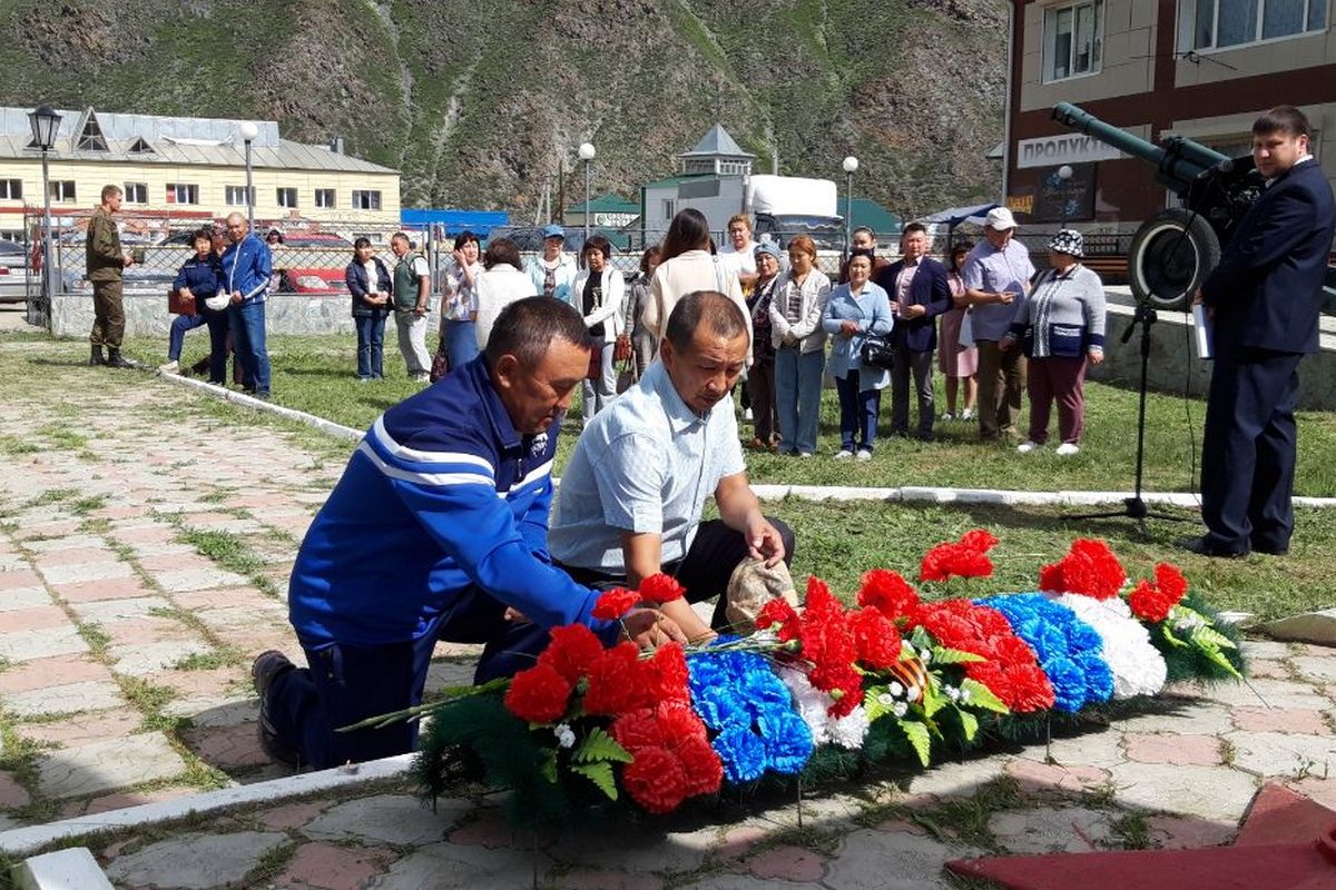 Митинги и акция «Свеча памяти» прошли по всей Республике Алтай