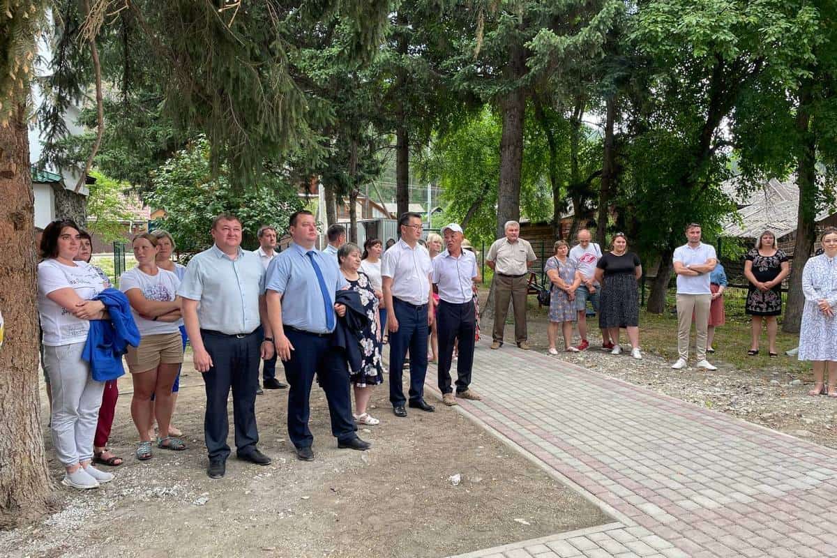 В Усть-Мунах после капремонта открылся сельский клуб
