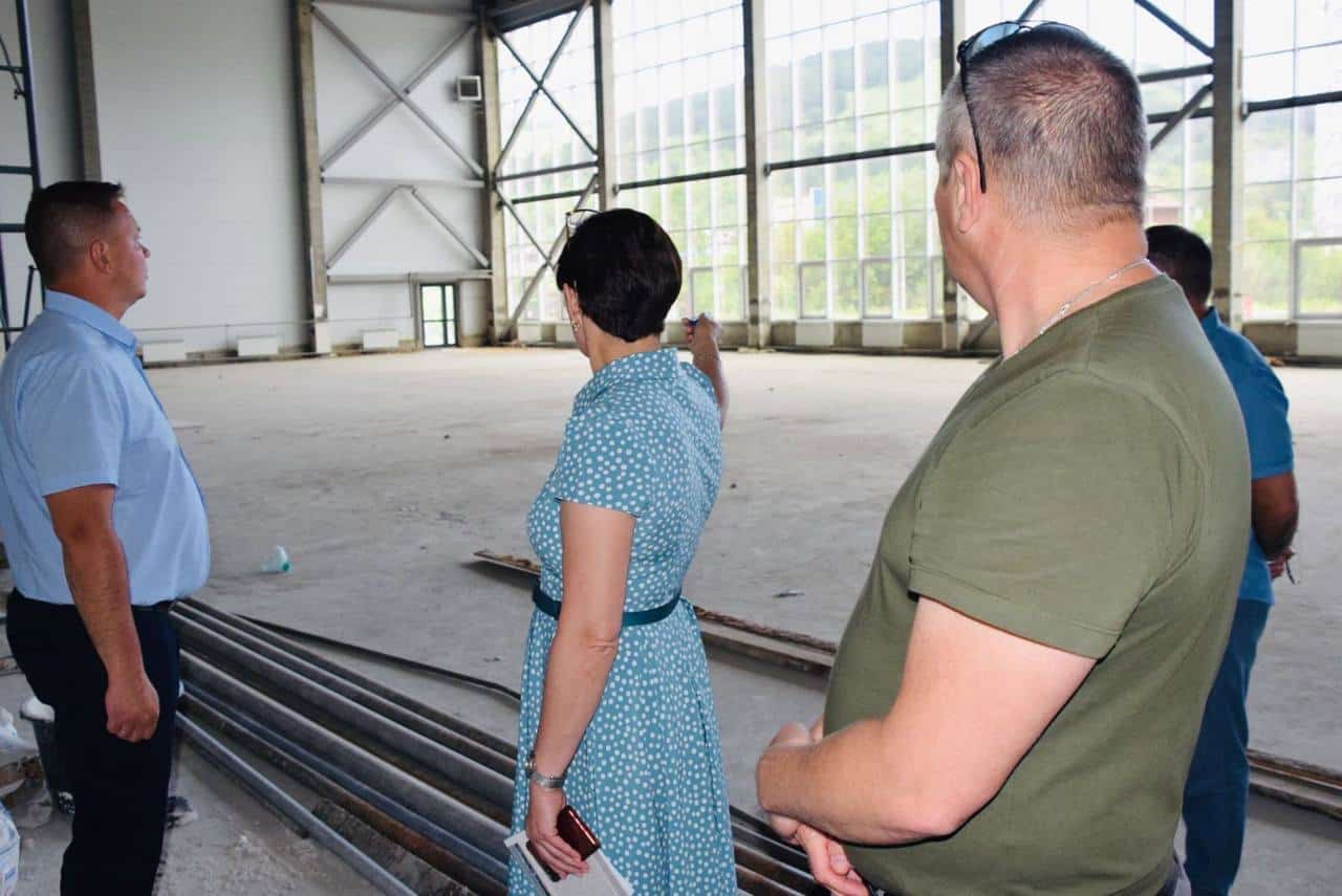 В Горно-Алтайске проверили ход работ на важных объектах