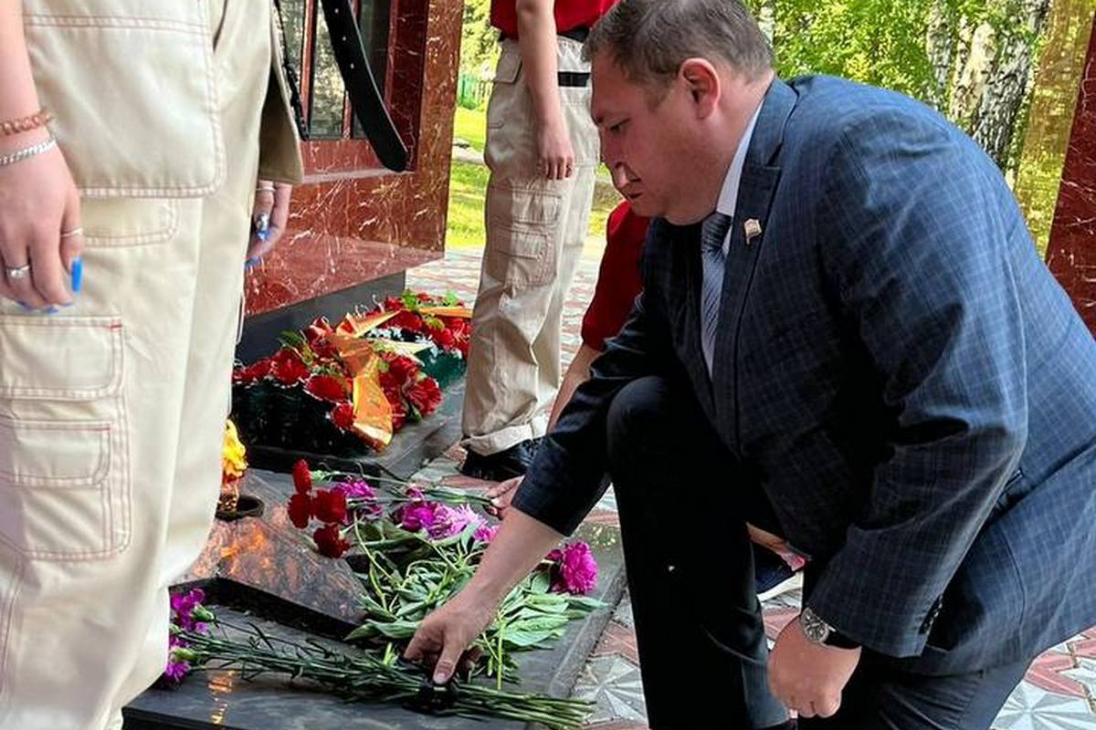 Митинги и акция «Свеча памяти» прошли по всей Республике Алтай