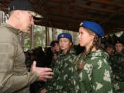 Олег Хорохордин встретился с юными участниками военно-патриотической смены Олег Хорохордин встретился с юными участниками военно-патриотической смены