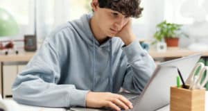 Студенты на каникулах стали реже искать работу и больше учиться