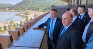 Для Михаила Мишустина провели экскурсию по курорту «Манжерок» Михаилу Мишустину провели экскурсию по курорту «Манжерок»