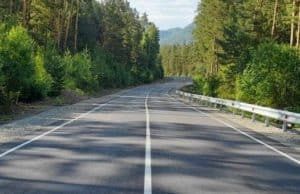 По нацпроекту отремонтировали еще один участок Чемальского тракта По нацпроекту отремонтировали еще один участок Чемальского тракта