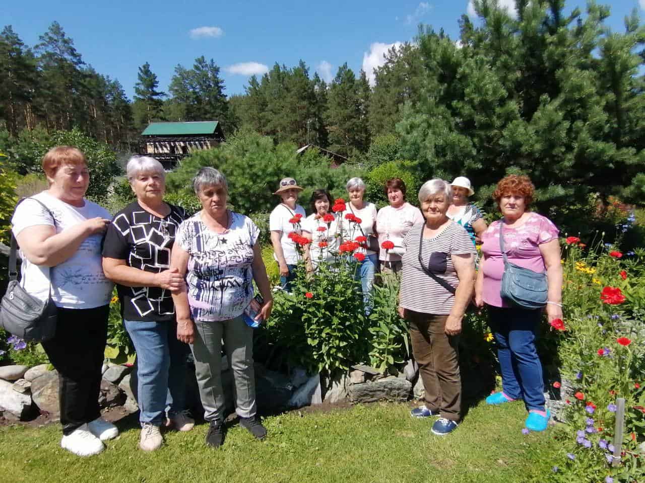 На Алтае провели экскурсии для пожилых жителей районов 