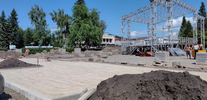 Основные работы на центральной площади Горно-Алтайска должны завершить ко Дню города