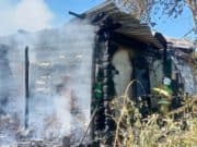 В Усть-Коксинском районе загорелся двухквартирный жилой дом