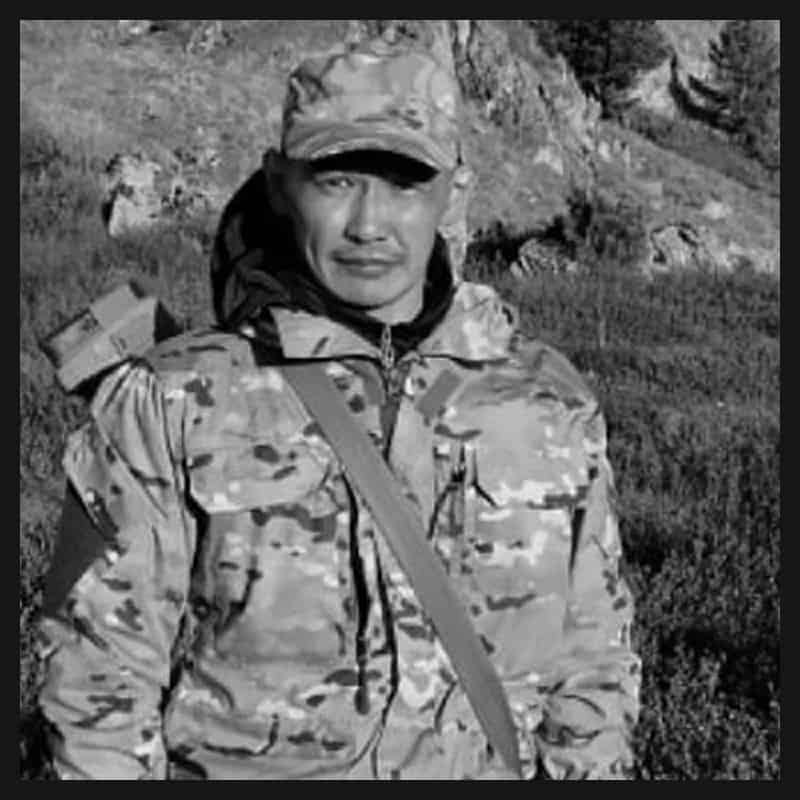 В Кош-Агаче родителям погибшего бойца СВО передали орден Мужества