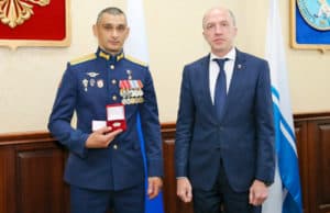Герой России Данияр Джартанов получил орден «Тан Чолмон» Герой России Данияр Джартанов получил орден «Тан Чолмон»