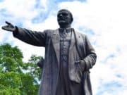 Памятник Ленину отреставрируют в Горно-Алтайске Памятник Ленину отреставрируют в Горно-Алтайске