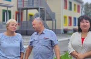 В Чемале проверили ход ежегодного ремонта детсада и благоустройства территории