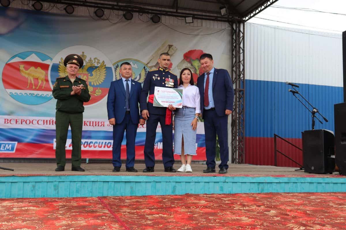 Героя России Данияра Джартанова с почестями встретили на малой Родине 