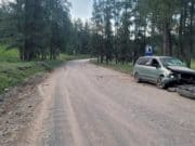 В окрестностях Сугаша иномарка врезалась в пень, пожилой водитель погиб В окрестностях Сугаша иномарка врезалась в пень, пожилой водитель погиб