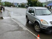В Горно-Алтайске иномарка на пешеходном переходе сбила ребенка В Горно-Алтайске иномарка на пешеходном переходе сбила ребенка