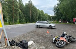 На Алтае мотоциклист из Барнаула нарушил ПДД и устроил аварию На Алтае мотоциклист из Барнаула нарушил ПДД и устроил аварию