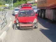 В Майме Honda Fit въехала в пешеходное ограждение В Майме Honda Fit въехала в пешеходное ограждение