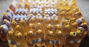 Алтайские таможенники не дали вывезти из России 900 литров подсолнечного масла