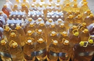 Алтайские таможенники не дали вывезти из России 900 литров подсолнечного масла Алтайские таможенники не дали вывезти из России 900 литров подсолнечного масла