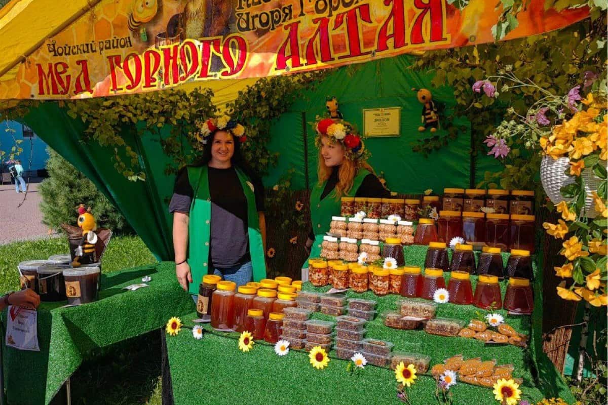 На фестивале «Золотая пчелка Горного Алтая» продано почти 2 тонны меда 