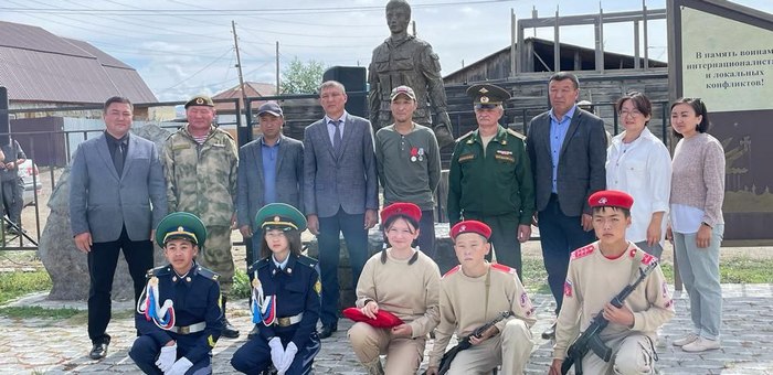 Бойцу из Кош-Агачского района вручили медаль «За отвагу»