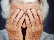 Мошенница обманула 87-летнюю женщину, представившись ее дочерью Мошенница обманула 87-летнюю женщину, представившись ее дочерью