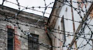 Мужчина украл недорогой телевизор и отправился в тюрьму Мужчина украл недорогой телевизор и отправился в тюрьму