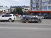Около «Пятерочки» на Проточной столкнулись автомобили Около «Пятерочки» на Проточной столкнулись автомобили
