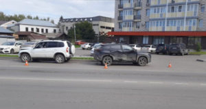 Около «Пятерочки» на Проточной столкнулись автомобили Около «Пятерочки» на Проточной столкнулись автомобили
