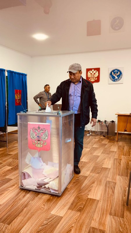 Главы районов и депутаты проголосовали на выборах в Республике Алтай 