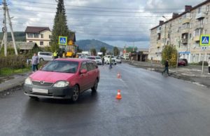 Десятилетняя девочка попала под колеса иномарки в Горно-Алтайске