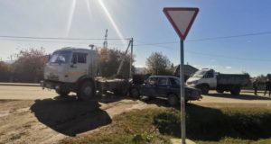 Ребенок пострадал в ДТП с грузовиком в Усть-Коксе
