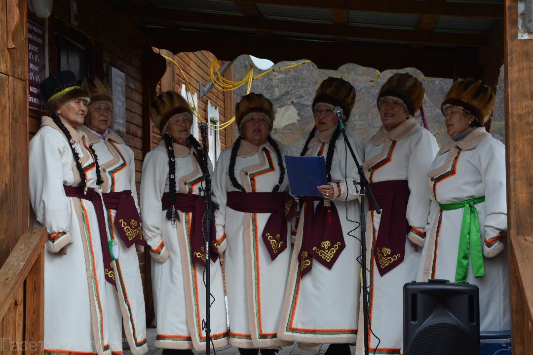 В селе Ело увековечили память первого библиотекаря