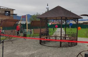 В Усть-Коксе открыли Сквер семьи В Усть-Коксе открыли Сквер семьи