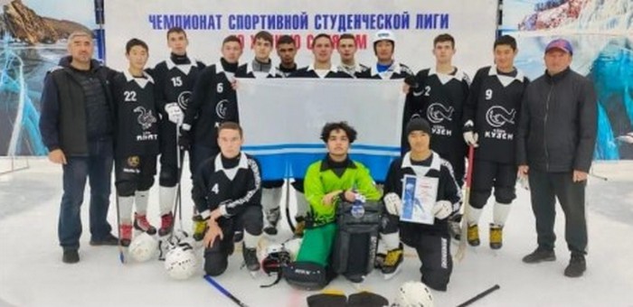 Сборная студентов Республики Алтай по хоккею с мячом выступила на чемпионате в Иркутске