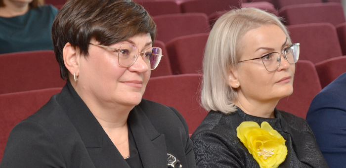 В Горно-Алтайском городском суде проводили в почетную отставку двух судей