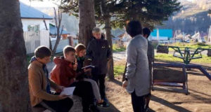 Блиц-опрос жителей улицы Кокышева показал, что писателя здесь знают и любят Блиц-опрос жителей улицы Кокышева показал, что писателя здесь знают и любят