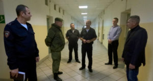 Представители общественности проверили условия содержания в изоляторе временного содержания Представители общественности проверили условия содержания в изоляторе временного содержания