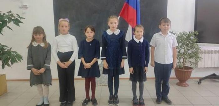 В Каракокше школьники спасли пожилую женщину