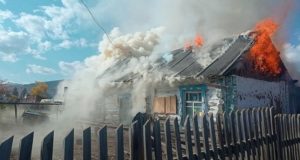 В Усть-Коксе горел жилой дом