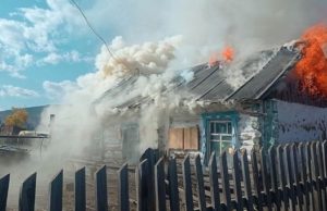 В Усть-Коксе случился пожар в жилом доме В Усть-Коксе горел жилой дом