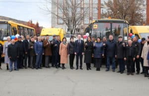 Горно-Алтайск и районы получили новые школьные автобусы