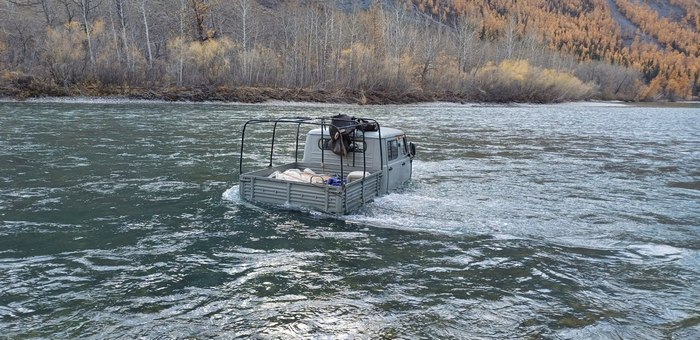 Житель Кош-Агачского района погиб, спасая вещи из затонувшего автомобиля