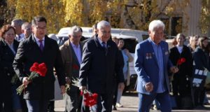 В Республике Алтай почтили память жертв политических репрессий В Республике Алтай почтили память жертв политических репрессий