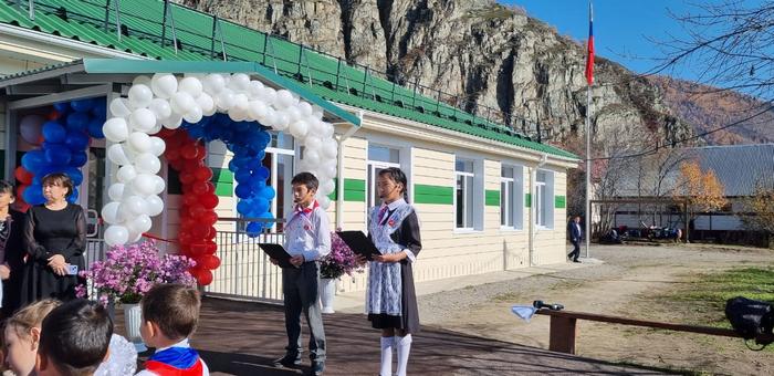 Школа в Тюнгуре открылась после капитального ремонта