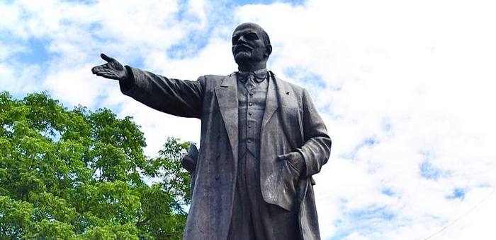 Памятнику Ленину в Горно-Алтайске исполняется 65 лет
