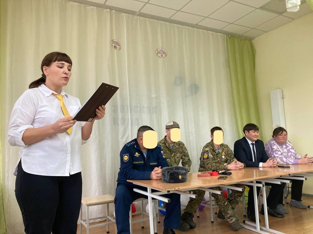 В Турочакском районе участники СВО провели урок мужества для старшеклассников
