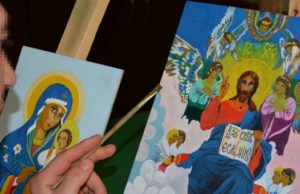 На Алтае заключенные пишут иконы