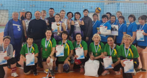 В Горно-Алтайске прошел турнир по волейболу среди команд ветеранов