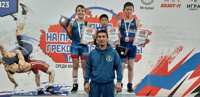 Спортсмены с Алтая заняли призовые места на турнире по греко-римской борьбе в Зеленогорске