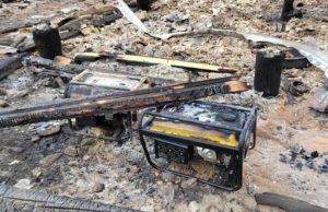 Двое жителей Томской области погибли при пожаре на турбазе в Улаганском районе Двое жителей Томской области погибли при пожаре на турбазе в Улаганском районе